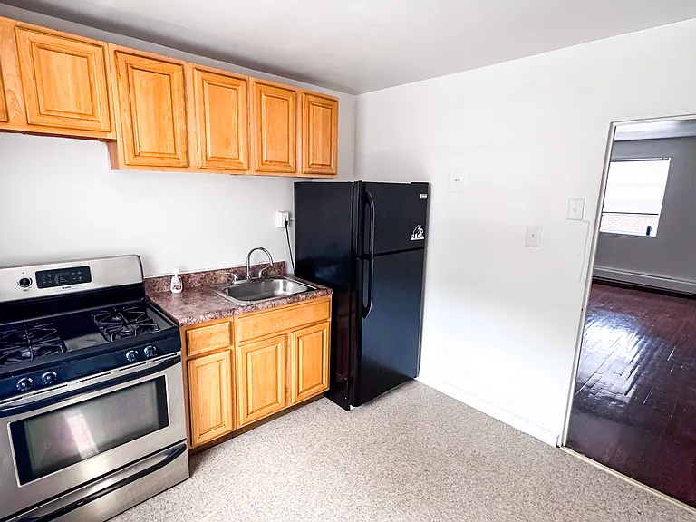 1214 Magnolia Ave — Photo 2