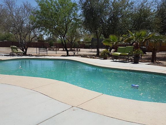 5th image of 1301 W Newton Dr