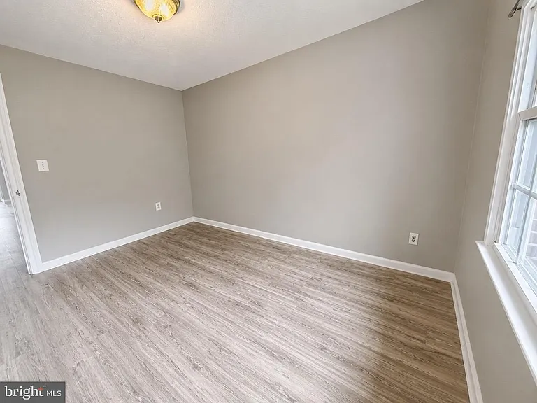 14761 Ealing Ct — Photo 4