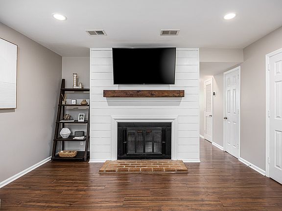 5th image of 5700 Stone Brook Dr