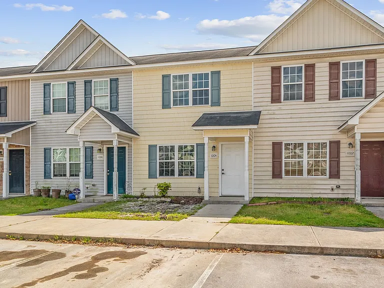 1004 Banister Loop — Photo 3