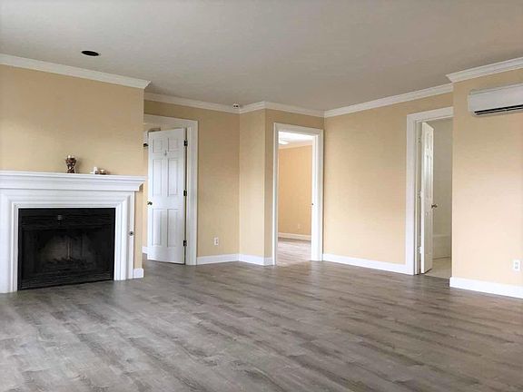 3rd image of 4103 Glenwick Ln