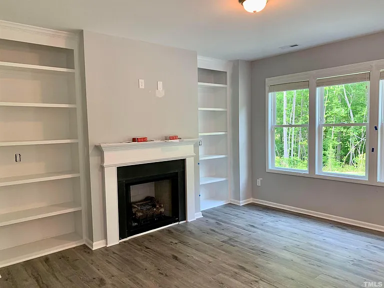 141 Diploma Dr — Photo 3