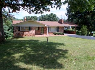 609 Spring St, Hurt, VA 24563