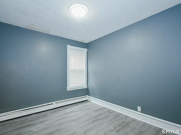 122 Hungerford St — Photo 5