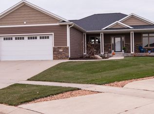 1407 4 1/2 St NW, Kasson, MN 55944