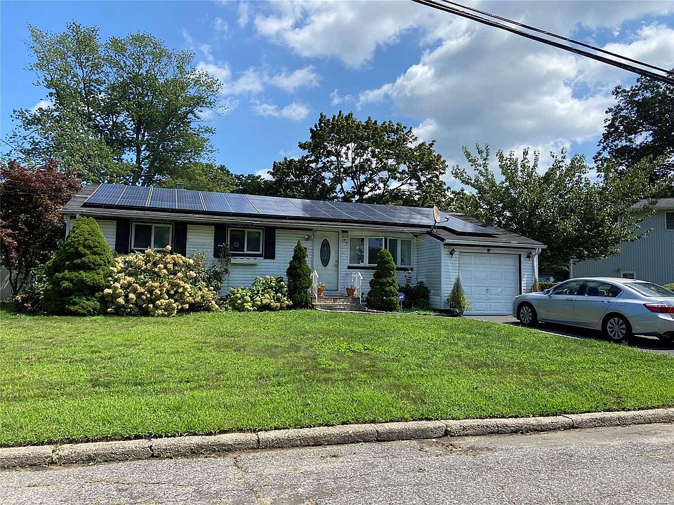 2nd image of 117 Applegate Dr