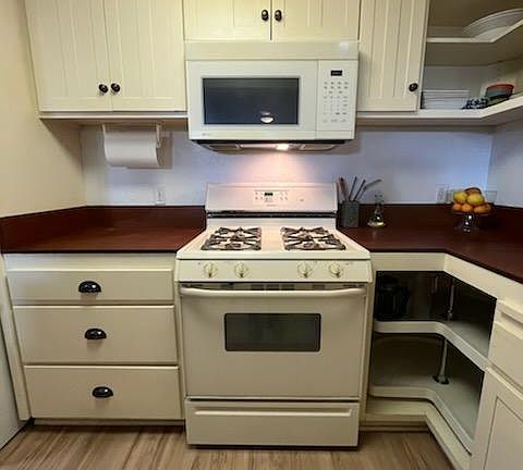 3rd image of 105 Manzanita St