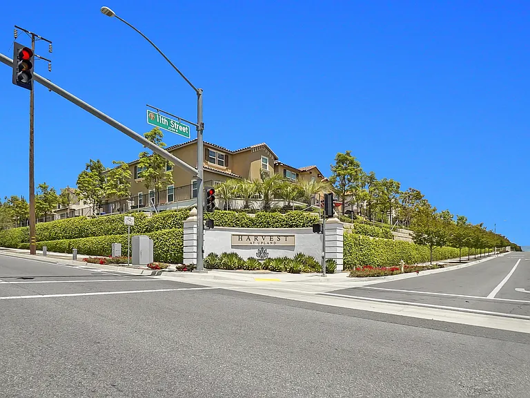 821 Parisa Pl — Photo 46