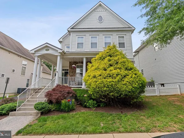 17571 Lethridge Cir, Round Hill, VA 20141