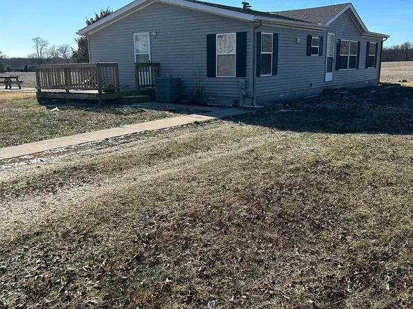 4504 Sawmill Rd, Pinckneyville, IL 62274