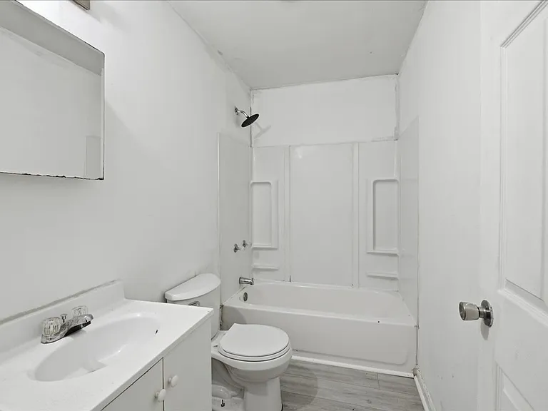 2828 N Gale St — Photo 11