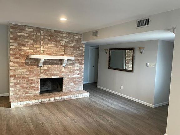 5th image of 3304 Oak Vista Dr