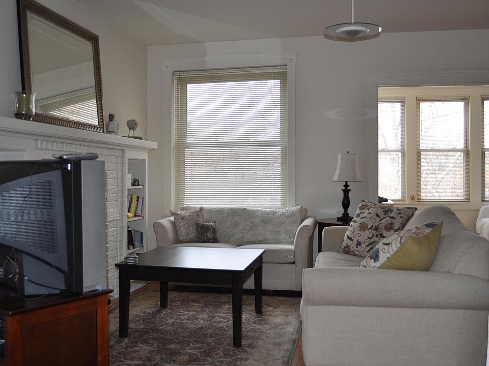 1st image of 3419 N Janssen Ave APT 2