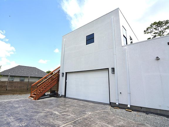 3rd image of 2438 Walcott Ln