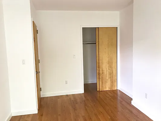 Rented by Laurence Levy-Lambert, LREB | media 6