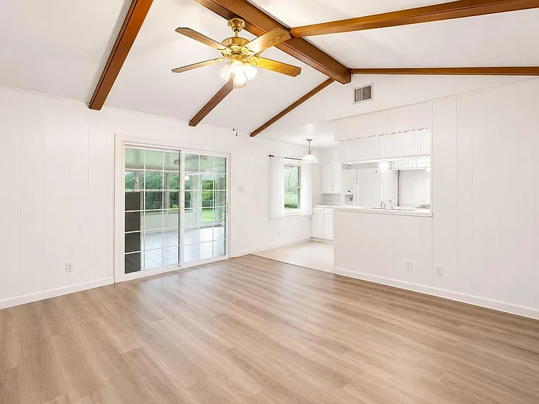 746 Fawn Dr — Photo 4