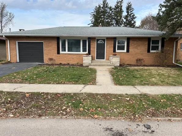520 E High St, Morrison, IL 61270