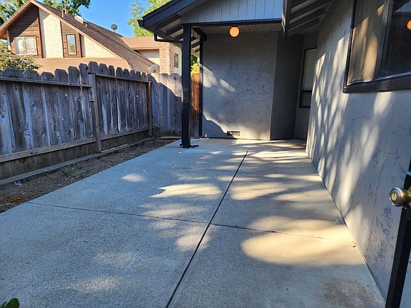 3rd image of 3027 Monticello Ln Unit A