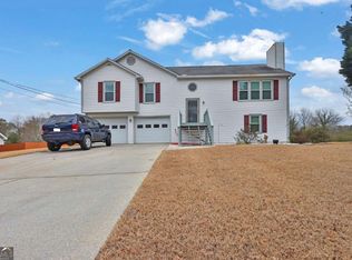 210 Meadow View Dr, Grayson, GA 30017