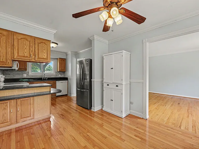 29668 Edward Pl — Photo 10