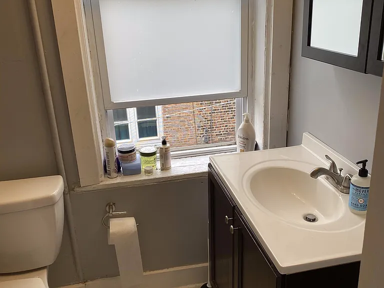 4558 S Justine St #2M — Photo 5