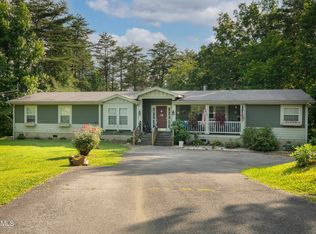 2725 Easy St, Sevierville, TN 37862