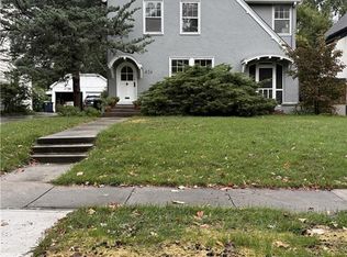 434 Greenway Ter, Kansas City, MO 64113
