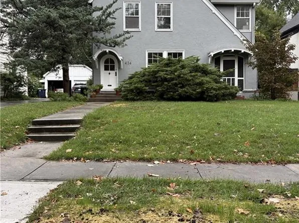 434 Greenway Ter, Kansas City, MO 64113