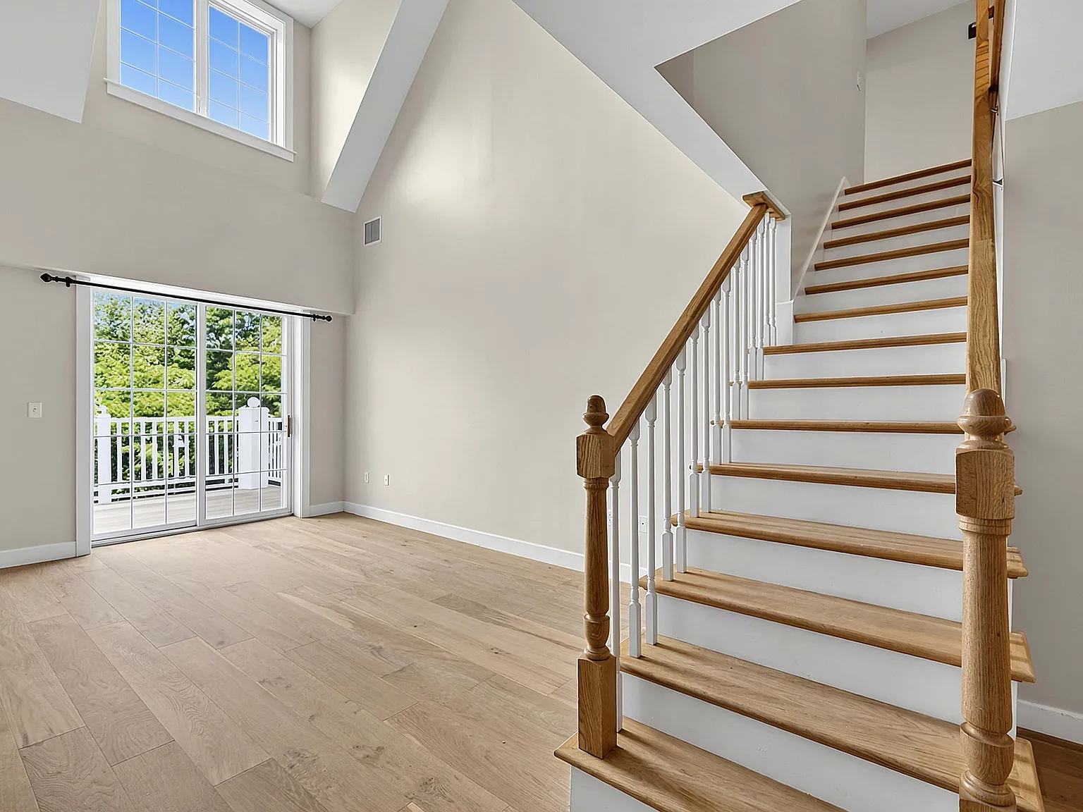 2 bed, 2.5 bath, 1633 sqft, $4,950 — Photo 4