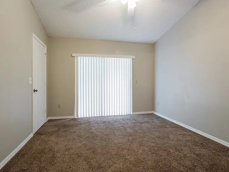 10902 Grandview Way — Photo 9