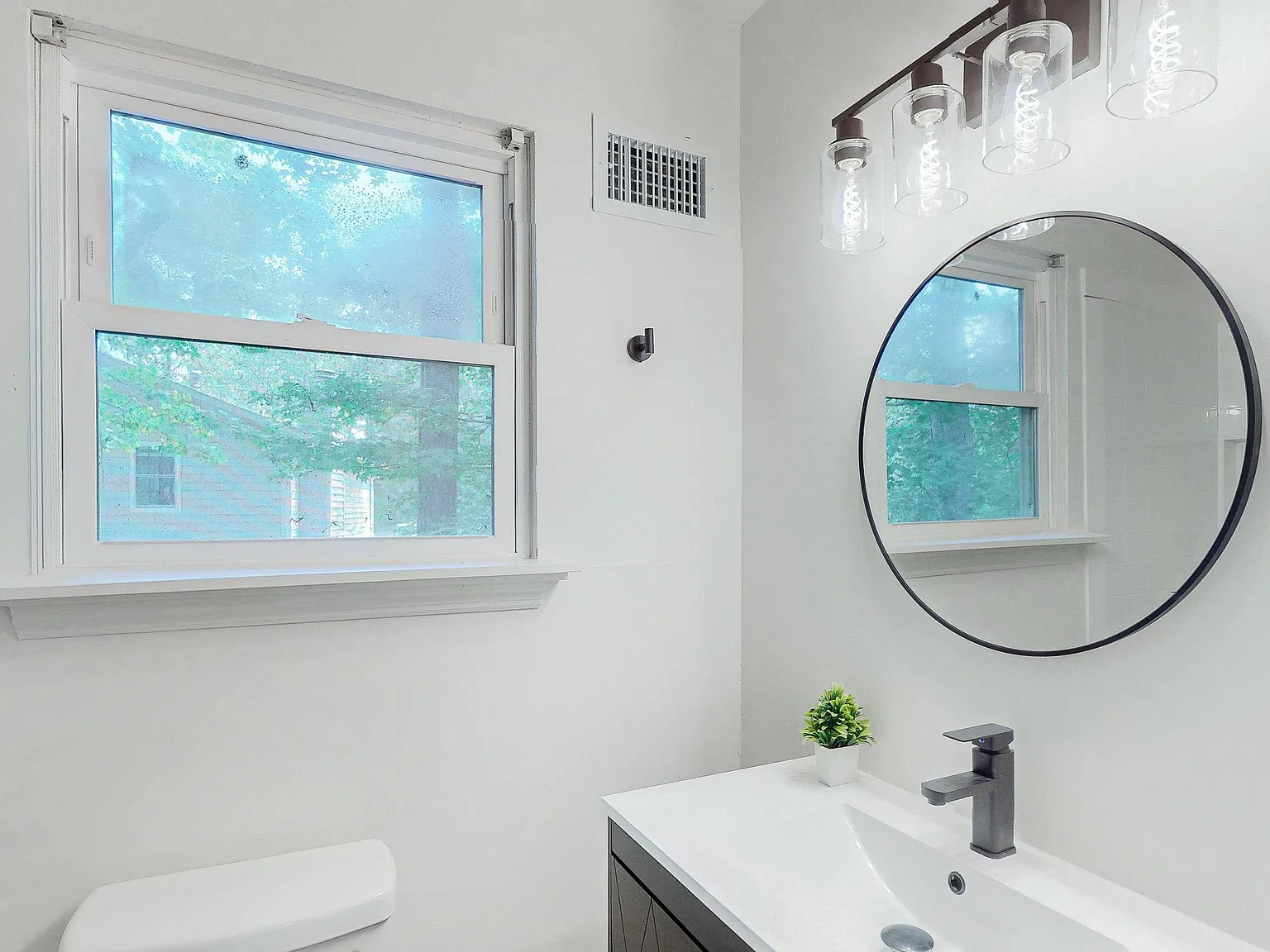 4 bed, 4.0 bath, 1752 sqft, $1,274 — Photo 4