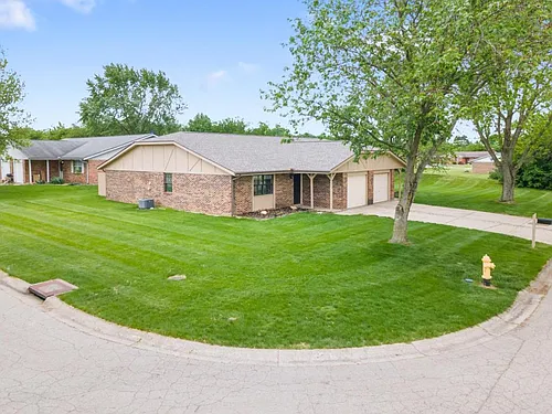 3477 Redbud Dr Photo 1