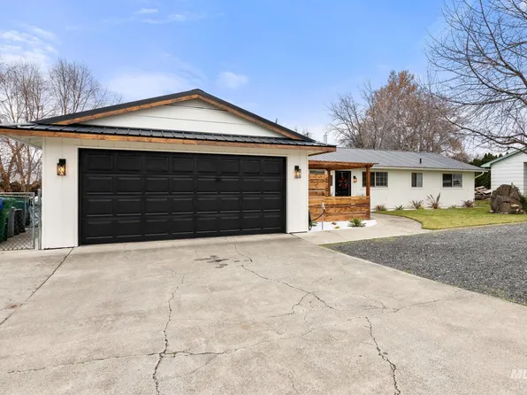 1043 Hemlock Dr, Lewiston, ID 83501
