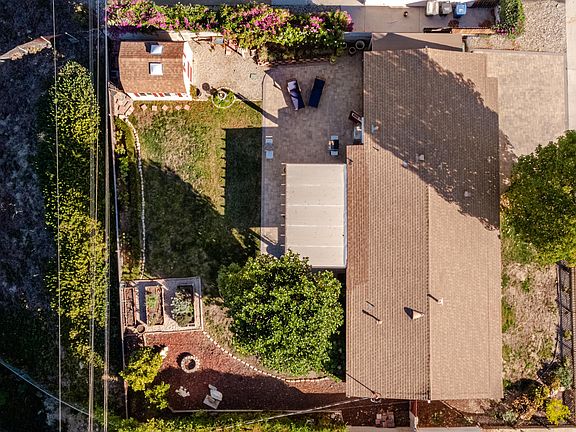 4th image of 293 Dryden St