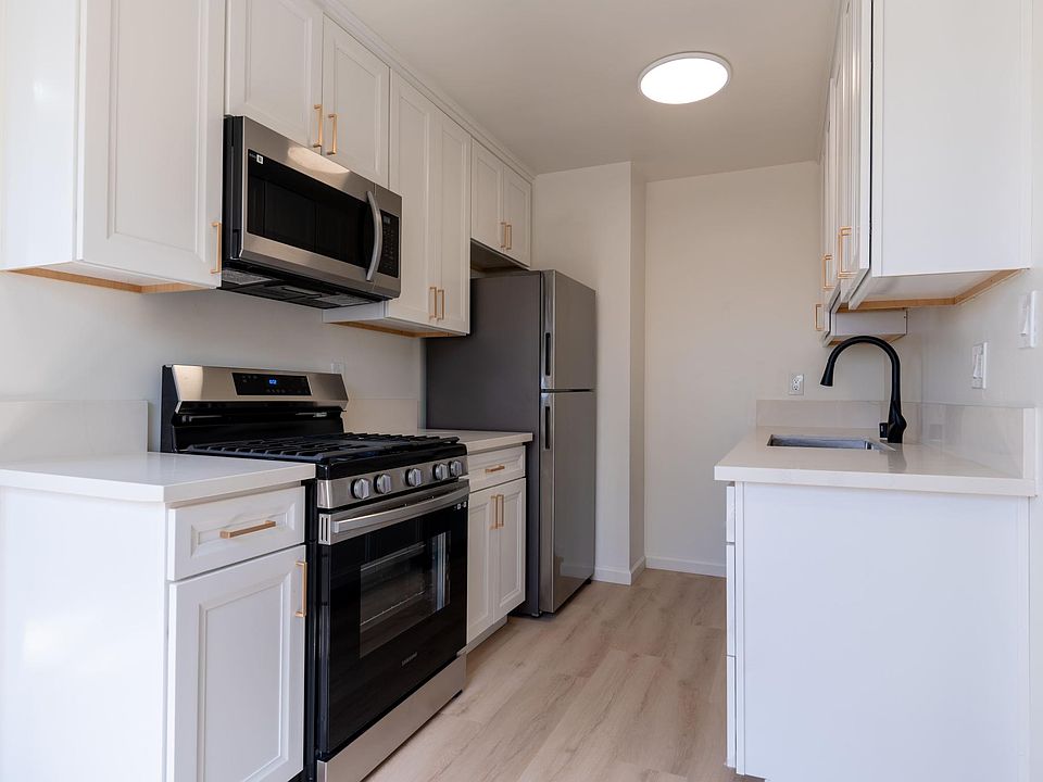1st image of 6027 Adelaide Ave