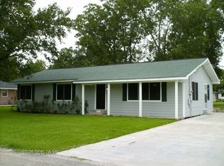 2122 9th St, Port Neches, TX 77651