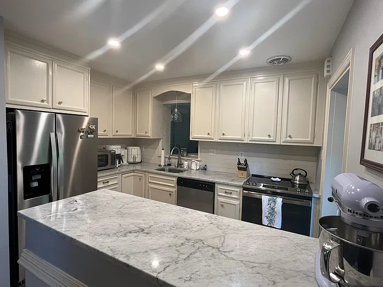 8415 Holly Hill Rd — Photo 9