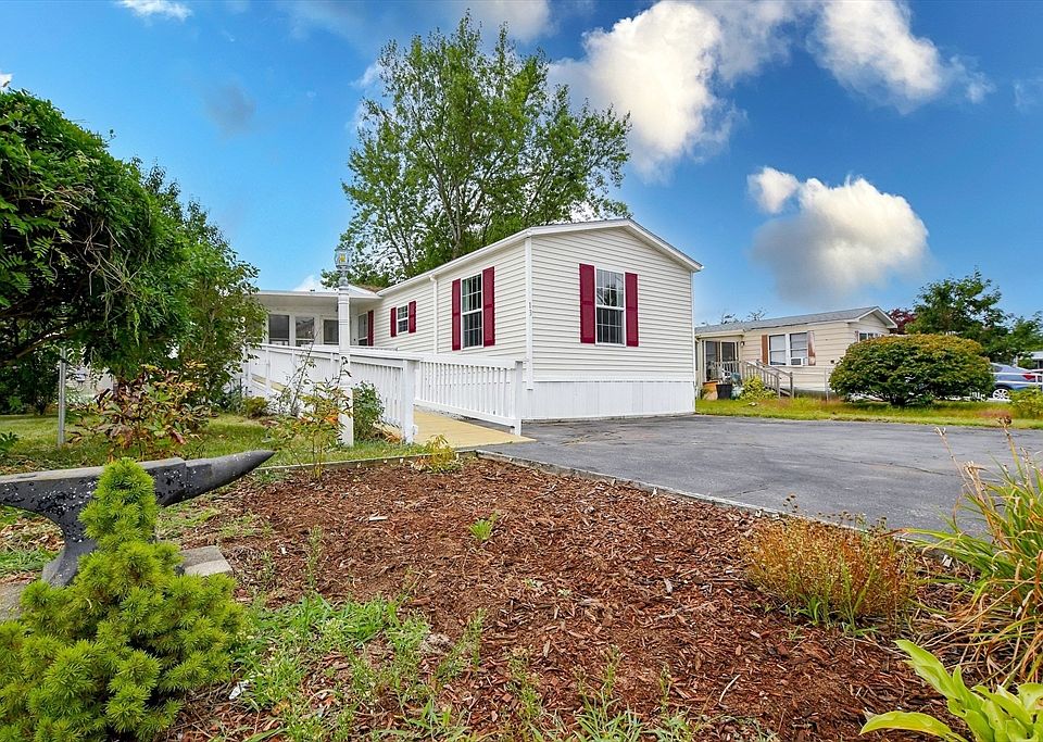 1st image of 13 Madeline St