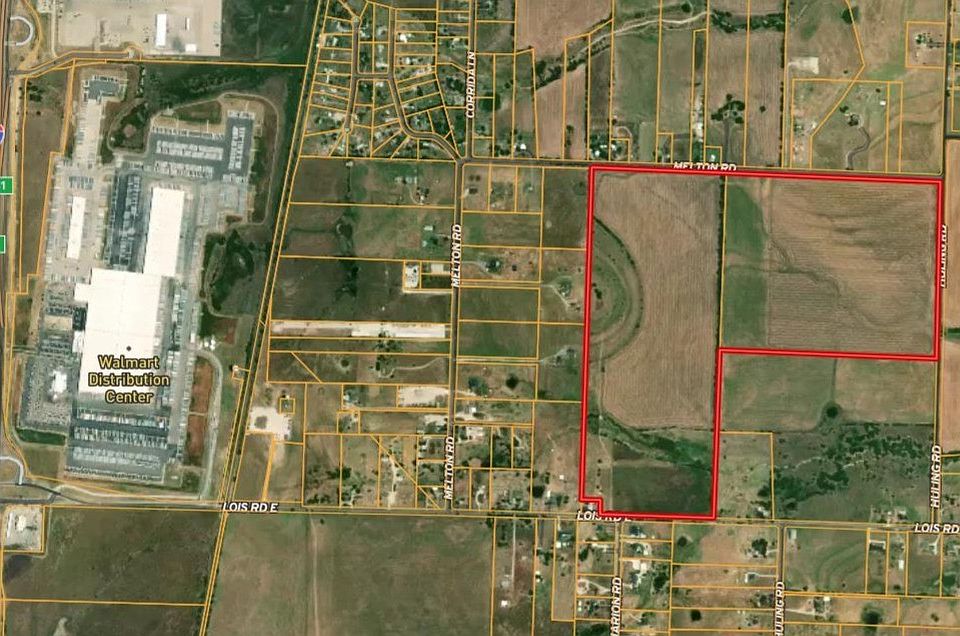 2nd image of 4000 Lois Rd E