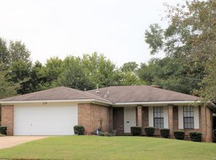 239 Azalea Dr, Millbrook, AL 36054