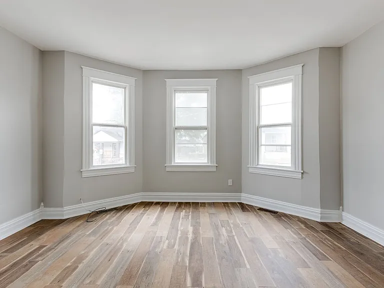 3224 Moody Ave — Photo 7