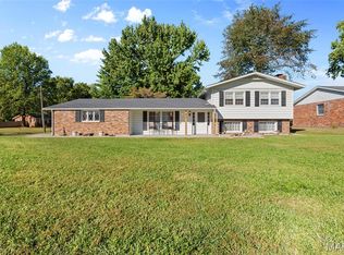 339 N Deneen St, Staunton, IL 62088