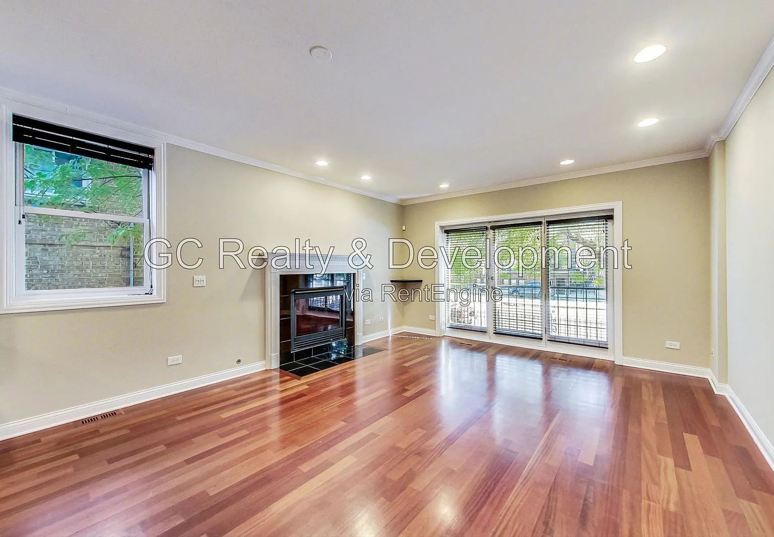 3 bed, 3.0 bath, 2400 sqft, $4,295 — Photo 3