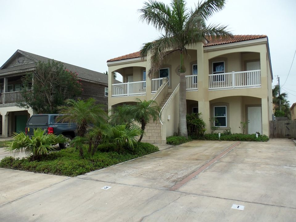 1st image of 119 E Bahama St