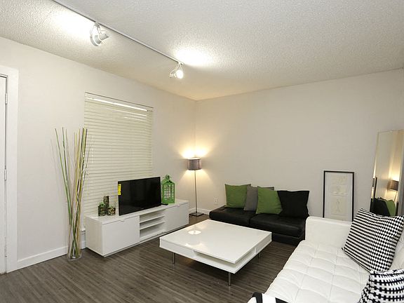 Soco at Alpine Living Area and Entry way with decor