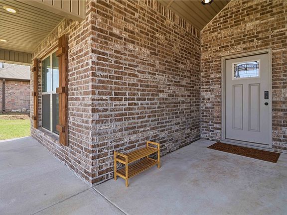 5th image of 2413 England Ln