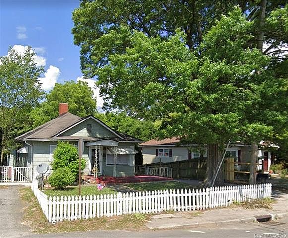 1st image of 410 Arthur Ave