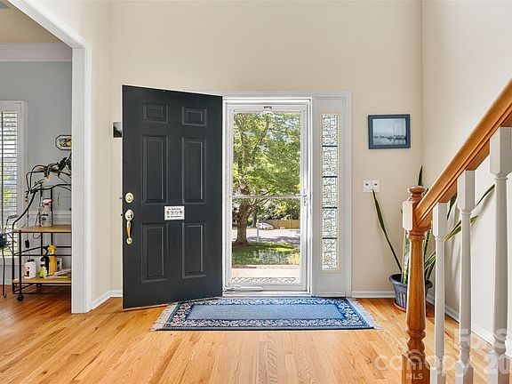 2nd image of 1116 Blueberry Ln
