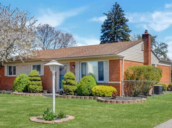 40422 Hamilton Dr, Sterling Heights, MI 48313